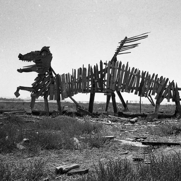 foundsf.org/Driftwood_Art_in_Emeryville_Mudflats